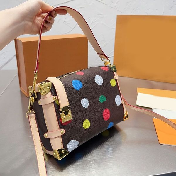side trunk handbag women shoulder bag canvas leather print crossbody purse fashion letter zip closure metal corners deatchable handle and st
side trunk handbag women shoulder bag canvas leather print crossbody purse fashion letter zip closure metal corners deatchable handle and st