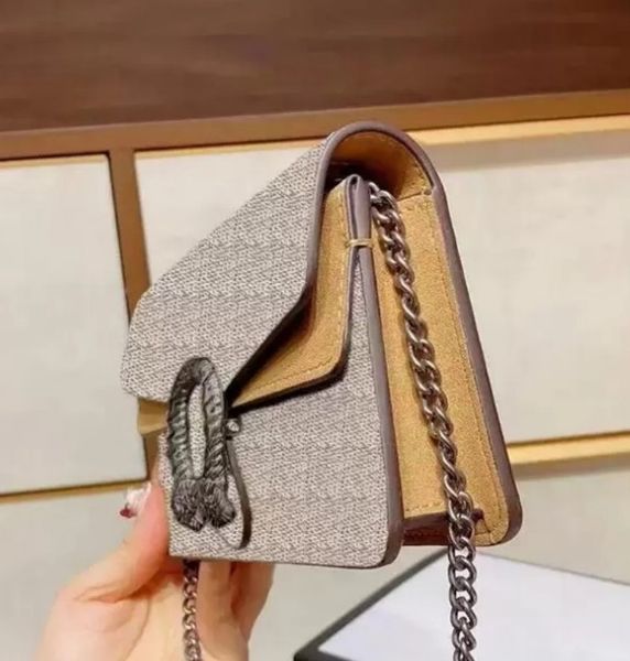 designer backpack luxurys messenger crossbody bag classical shoulder bags love heart v wave pattern satchel crossbody shopping purse clutche
designer backpack luxurys messenger crossbody bag classical shoulder bags love heart v wave pattern satchel crossbody shopping purse clutche