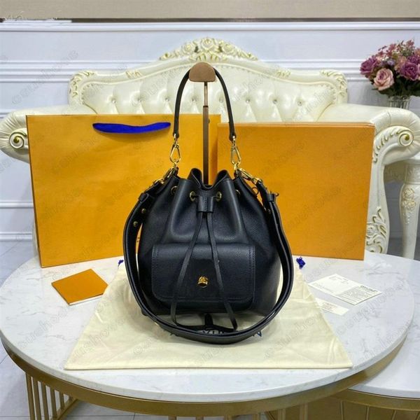 lockme bucket bag 24cm grained leather 2021ss collection m57687 womens luxurys designers cross body bags handbags purses crossbody259s
lockme bucket bag 24cm grained leather 2021ss collection m57687 womens luxurys designers cross body bags handbags purses crossbody259s
