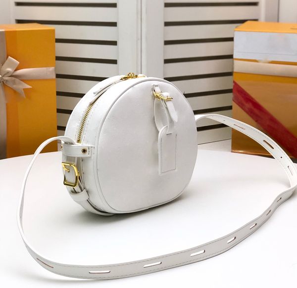 luxury designer handbag fashion bags women classic style totes shopping bag travel street design famous letter printing mini cross body w88
luxury designer handbag fashion bags women classic style totes shopping bag travel street design famous letter printing mini cross body w88