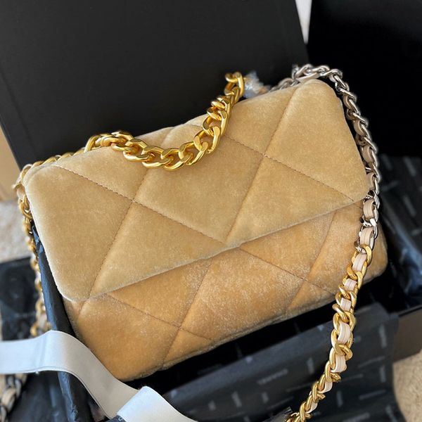 classic flap women velour shoulder bag large capacity quilted diamond lattice fashion luxury crossbody trend designer handbag suitcases mult
classic flap women velour shoulder bag large capacity quilted diamond lattice fashion luxury crossbody trend designer handbag suitcases mult