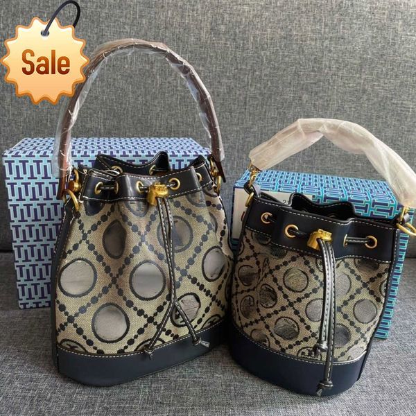 luxury designer handbags single shoulder bags crossbody bag tote 2023 women's new fashion texture leather bucket bag gift box packaging
luxury designer handbags single shoulder bags crossbody bag tote 2023 women's new fashion texture leather bucket bag gift box packaging