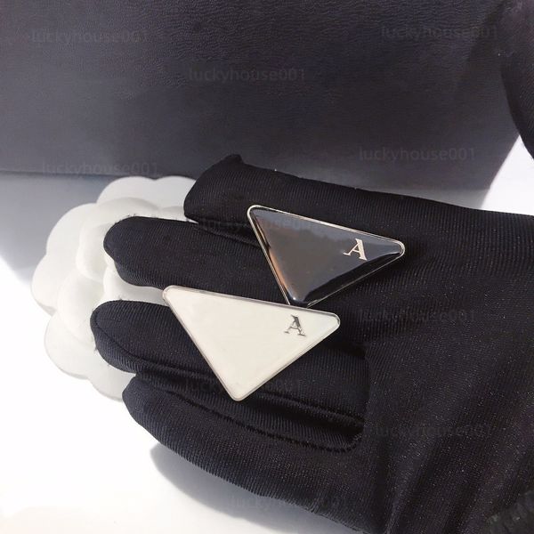2023 new designer p letter stainless brooches steel luxury triangle brooch womens triangle broochs lapel pin white black fashion jewelry acc, Gray
2023 new designer p letter stainless brooches steel luxury triangle brooch womens triangle broochs lapel pin white black fashion jewelry acc, Gray
