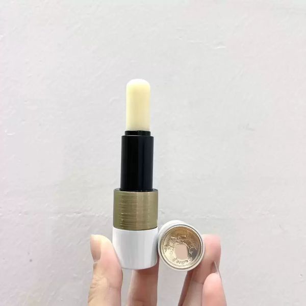 fast ship brand lip balm paris luxury rouge 3.5g lips balm baume de soin pour les levres
fast ship brand lip balm paris luxury rouge 3.5g lips balm baume de soin pour les levres