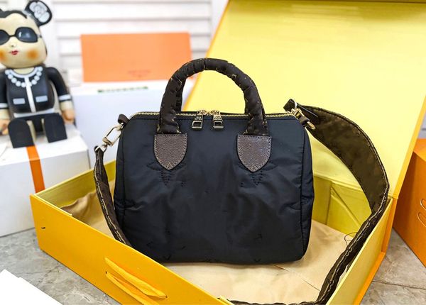 cc 2023 womens luxurys designers puffer totes bags speedy handbags quilted flowers pillow shouder crossbody women handbag embossed flowers w
cc 2023 womens luxurys designers puffer totes bags speedy handbags quilted flowers pillow shouder crossbody women handbag embossed flowers w
