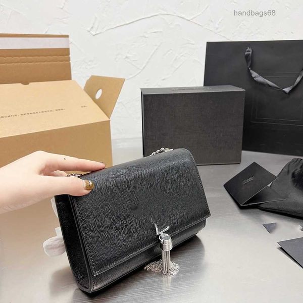 2022 5a quality luxurys envelope bag designer tassel handbag women's chain crossbody shoulder bags shopping totes fashion ladies purse
2022 5a quality luxurys envelope bag designer tassel handbag women's chain crossbody shoulder bags shopping totes fashion ladies purse