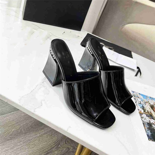luxury design sandals 2023 channel fashion women summer high heels leather cross tie men flat casual slippers 04-002, Black
luxury design sandals 2023 channel fashion women summer high heels leather cross tie men flat casual slippers 04-002, Black