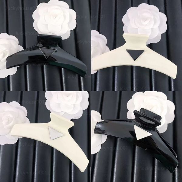 luxury designer high-quality acrylic clamping clamps womens headband charm letter p sports fitness yoga hair accessories multicolor optional, Slivery;golden
luxury designer high-quality acrylic clamping clamps womens headband charm letter p sports fitness yoga hair accessories multicolor optional, Slivery;golden