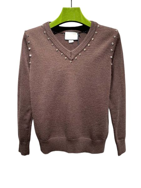 fall/winter 2022 v neckline design fashion personality thick comfortable soft loose fit sweater, White;black
fall/winter 2022 v neckline design fashion personality thick comfortable soft loose fit sweater, White;black