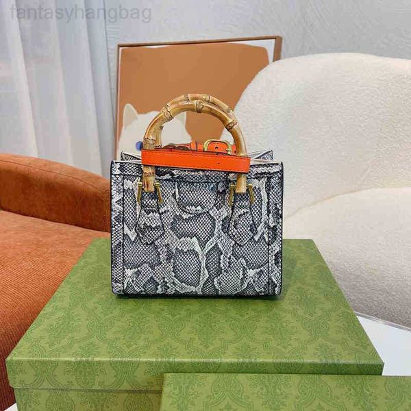 designer luxury women the tote bag fashion versatile handbags shoulder crossbody bags purse telfars totes large capacity saddle wallets 7a i
designer luxury women the tote bag fashion versatile handbags shoulder crossbody bags purse telfars totes large capacity saddle wallets 7a i