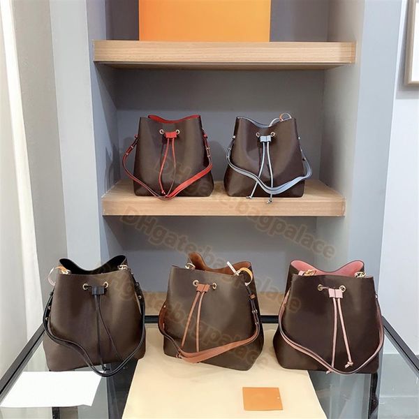 classic luxurys designers drawstring bag bucket handbags string shoulder bags letter florals women totes fashion leather crossbody240c
classic luxurys designers drawstring bag bucket handbags string shoulder bags letter florals women totes fashion leather crossbody240c