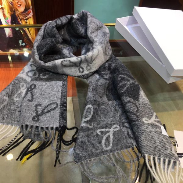 2023 all new men's and women's designer scarves fashion brand 100% cashmere autumn/winter shawl long scarf 200x38cm holiday gift, Blue;gray
2023 all new men's and women's designer scarves fashion brand 100% cashmere autumn/winter shawl long scarf 200x38cm holiday gift, Blue;gray