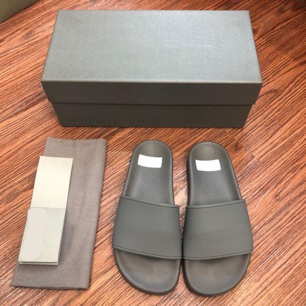 new designer slipper 2021 new high-quality men's and women's fashion pool slippers sandals size 35-46 with mzyn balencaigaitys ual, Black
new designer slipper 2021 new high-quality men's and women's fashion pool slippers sandals size 35-46 with mzyn balencaigaitys ual, Black