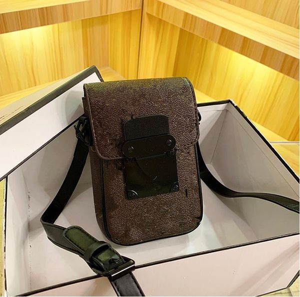 2021 fashion luxury ladies mini chain shoulder bag size 12x6x18cm designer brand messenger classic louiseities viutonities mobile phone bag
2021 fashion luxury ladies mini chain shoulder bag size 12x6x18cm designer brand messenger classic louiseities viutonities mobile phone bag