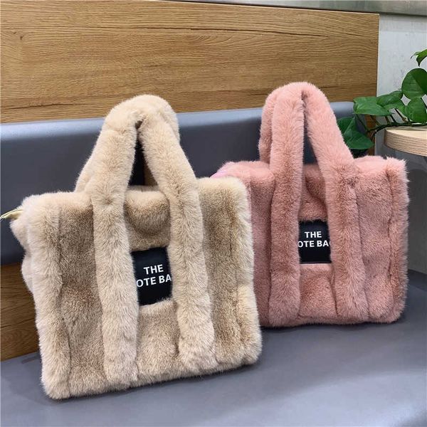 totes designer faux fur tote bag for women luxury handbags autumn winter plush shoulder crossbody bags brand shopper purses new 2023 230103
totes designer faux fur tote bag for women luxury handbags autumn winter plush shoulder crossbody bags brand shopper purses new 2023 230103
