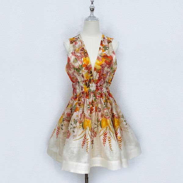designer fashion brand runway dresses spring/summer 2023 patchwork print poncho skirt, Black
designer fashion brand runway dresses spring/summer 2023 patchwork print poncho skirt, Black