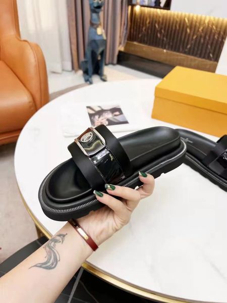 women square slippers designer charm open-toe set foot 2023 tory vacation beach flat sandals casual lock flip flops women shoes g 35-41, Black
women square slippers designer charm open-toe set foot 2023 tory vacation beach flat sandals casual lock flip flops women shoes g 35-41, Black