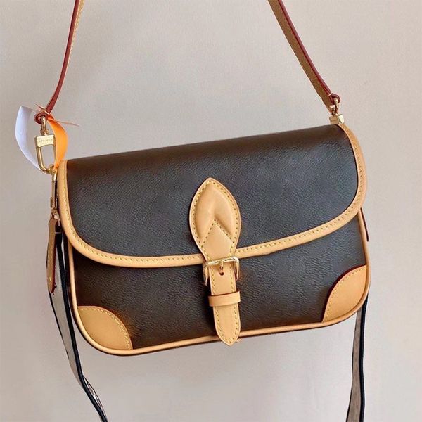 luxury brand handbag 2023 upgrade new messenger bag french underarm shoulder baguette bag
luxury brand handbag 2023 upgrade new messenger bag french underarm shoulder baguette bag