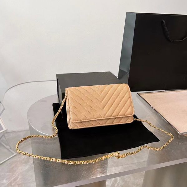 designer shoulder bag classic plaid flap cf caviar handbag gold silver chain leather double letter solid color buckle square stripe lady mes
designer shoulder bag classic plaid flap cf caviar handbag gold silver chain leather double letter solid color buckle square stripe lady mes