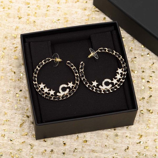 2023 luxury quality charm drop earring with diamond and black genuine leather in 18k gold plated have box stamp ps7496a, Golden
2023 luxury quality charm drop earring with diamond and black genuine leather in 18k gold plated have box stamp ps7496a, Golden