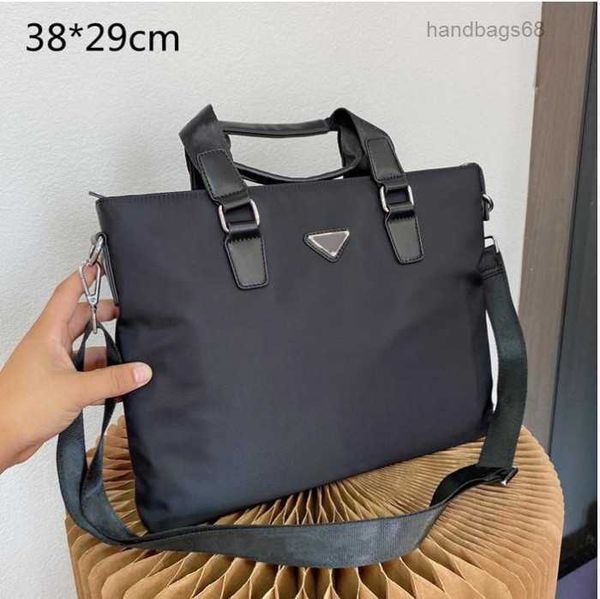 business designer men's black briefcases shoulder bags computer handbags lapcrossbody bag triangle purses large capacity handbags68
business designer men's black briefcases shoulder bags computer handbags lapcrossbody bag triangle purses large capacity handbags68