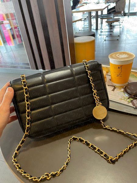 7a shoulder bag fashionable plaid women bag sheepskin large capacity flip metal chain badge logo cross body casual buckle commuting
7a shoulder bag fashionable plaid women bag sheepskin large capacity flip metal chain badge logo cross body casual buckle commuting