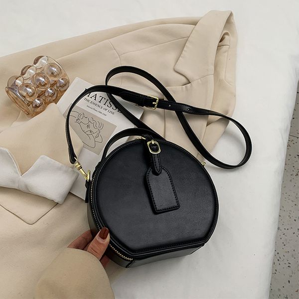 fashion brand luxury designer bag round one shoulder crossbody knapsack 2023 rounded bags versatile printed rounding cake bag women's h
fashion brand luxury designer bag round one shoulder crossbody knapsack 2023 rounded bags versatile printed rounding cake bag women's h