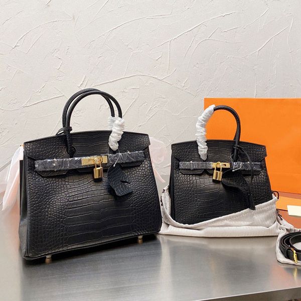 tote bag crocodile handbag women shoulder bags shopping alligator genuine leather gold stamped lock fashion letter 25/30cm birkin handbags h
tote bag crocodile handbag women shoulder bags shopping alligator genuine leather gold stamped lock fashion letter 25/30cm birkin handbags h