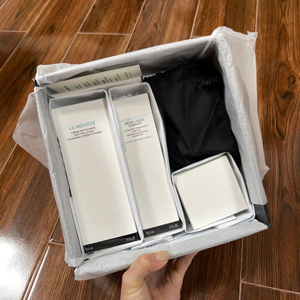 3pcs set camellia favorite skin care lotion 30ml cleanser 150ml toner 150ml three-piece moisturizing and hydrating, White
3pcs set camellia favorite skin care lotion 30ml cleanser 150ml toner 150ml three-piece moisturizing and hydrating, White