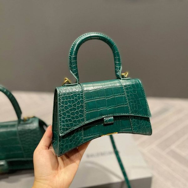 bags totes handbag designer bag women classic imitation famous brand solid stone grain leather mini one shoulder hourglass bag fashion commu
bags totes handbag designer bag women classic imitation famous brand solid stone grain leather mini one shoulder hourglass bag fashion commu
