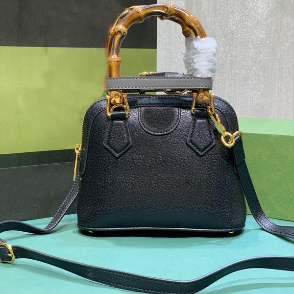 9a designer bamboo totes genuine leather horsebit serise original leather bags vintage saddles
9a designer bamboo totes genuine leather horsebit serise original leather bags vintage saddles