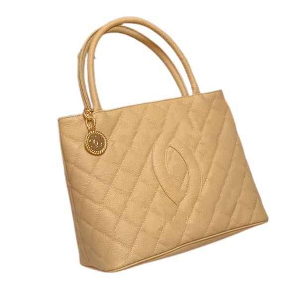 bags handbag designer original box purse clutch shoulder messenger cross body purse crossbody small fragrance style with letters hilton wome
bags handbag designer original box purse clutch shoulder messenger cross body purse crossbody small fragrance style with letters hilton wome