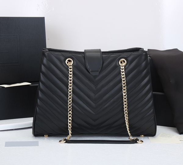 designer backpack chain luxury bag fashion women handbag metal logo leather tote bag large capacity 35cm winter zipper purse
designer backpack chain luxury bag fashion women handbag metal logo leather tote bag large capacity 35cm winter zipper purse
