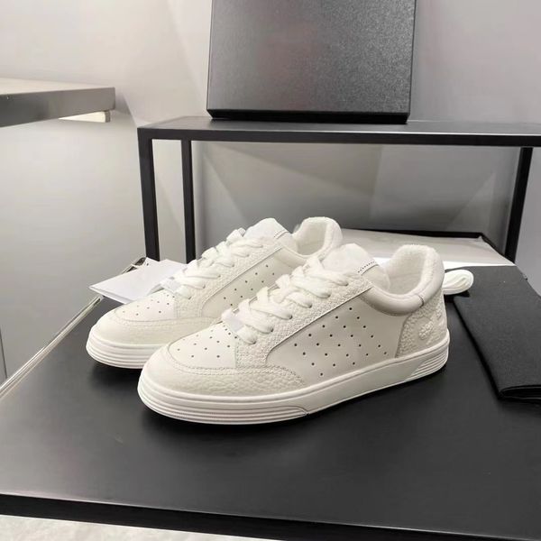 2023 designer sneaker calfskin casual shoe retro suede sneakers men women sneakers reflective shoes patchwork breathable platform sneakerss, Black
2023 designer sneaker calfskin casual shoe retro suede sneakers men women sneakers reflective shoes patchwork breathable platform sneakerss, Black