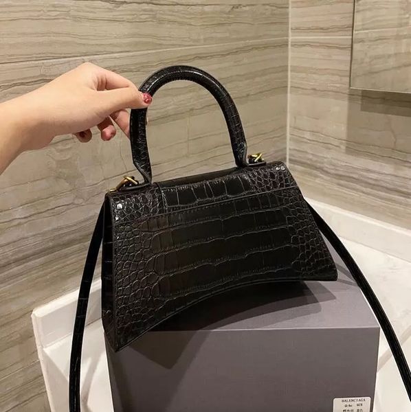 women's fashion crossbody bags clutch flap tote leather pochette luxury designer wallet purses crocodile pattern handbag shoulder chain
women's fashion crossbody bags clutch flap tote leather pochette luxury designer wallet purses crocodile pattern handbag shoulder chain