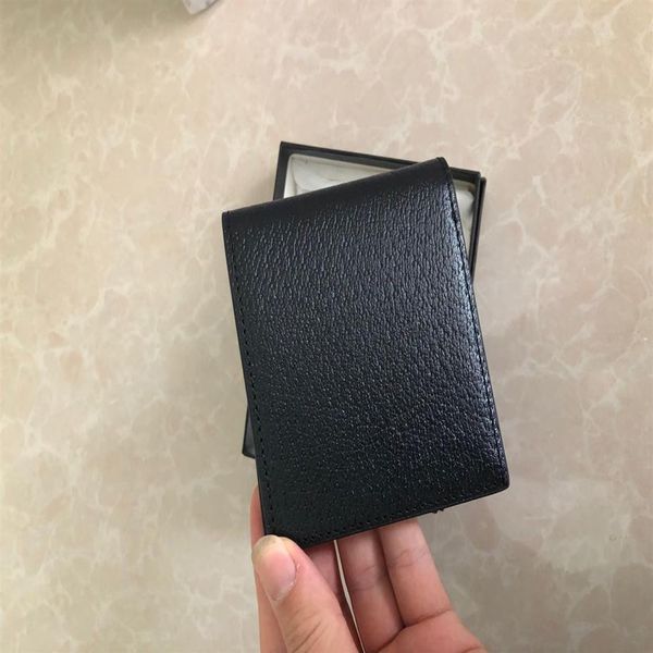 new 2018 famous fashion brand men's short leather purse decorated with chic metal detail purse292h, Red;black
new 2018 famous fashion brand men's short leather purse decorated with chic metal detail purse292h, Red;black
