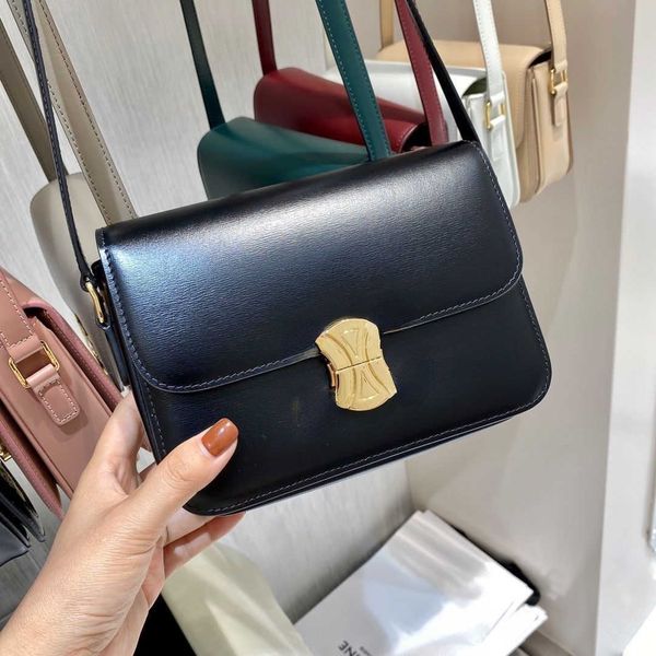 women's luxury designer shoulder bags crossbody bag tote 2023 new fashion all-in-one tofu one shoulder small square bag gift box packag
women's luxury designer shoulder bags crossbody bag tote 2023 new fashion all-in-one tofu one shoulder small square bag gift box packag