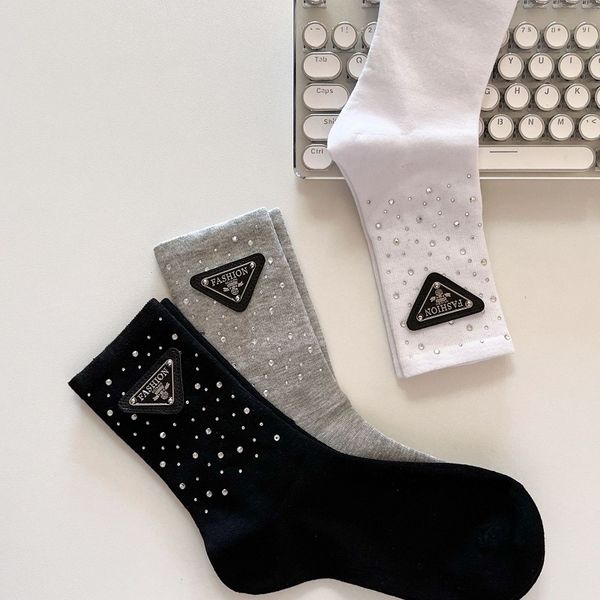 socks hosiery 2023 europe metal triangle label women fashion designer luxury sock cotton sports casual girls 230103, Black;white
socks hosiery 2023 europe metal triangle label women fashion designer luxury sock cotton sports casual girls 230103, Black;white