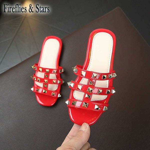 slipper summer girls shoes baby sandals kids rome shoes children brand sandals streetwear patent leather rivet hollow out 3 to 12 yrs t23010, Black;grey
slipper summer girls shoes baby sandals kids rome shoes children brand sandals streetwear patent leather rivet hollow out 3 to 12 yrs t23010, Black;grey