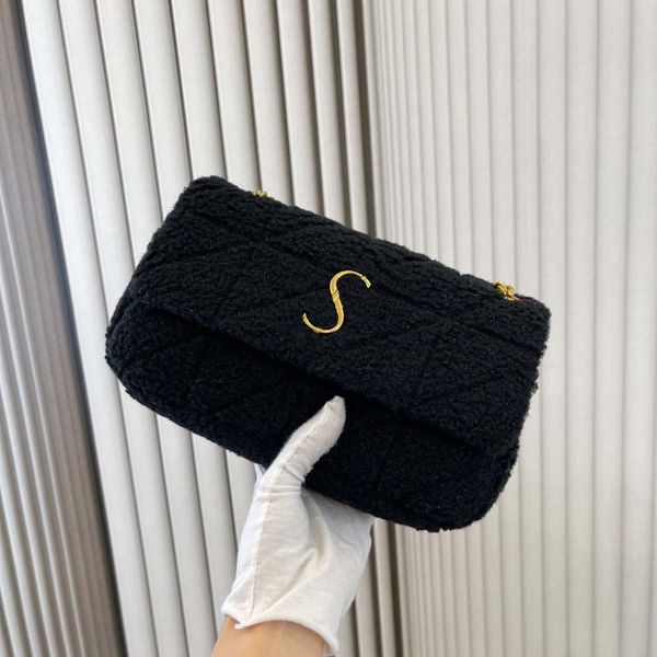 bags totes handbag designer bag women classic imitation famous brand solid color plush letter shoulder bag fashionable commuter chain party
bags totes handbag designer bag women classic imitation famous brand solid color plush letter shoulder bag fashionable commuter chain party