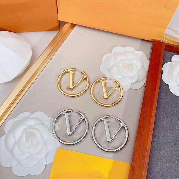 high end designer women's earrings classic 18k gold earrings girl's valentine's day jewelry gift 316l stainless steel factory, Golden;silver
high end designer women's earrings classic 18k gold earrings girl's valentine's day jewelry gift 316l stainless steel factory, Golden;silver