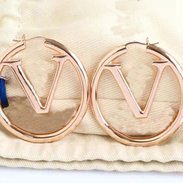 classic designer women's earrings luxury 18k gold earrings girl's valentine's day jewelry gift 316l stainless steel factory, Golden;silver
classic designer women's earrings luxury 18k gold earrings girl's valentine's day jewelry gift 316l stainless steel factory, Golden;silver