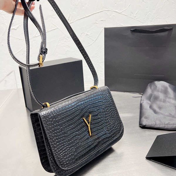 shoulder bags purses designer woman handbag leather crossbody bags classic metal buckle logo messenger fashion bag luxurys handbags 230104
shoulder bags purses designer woman handbag leather crossbody bags classic metal buckle logo messenger fashion bag luxurys handbags 230104