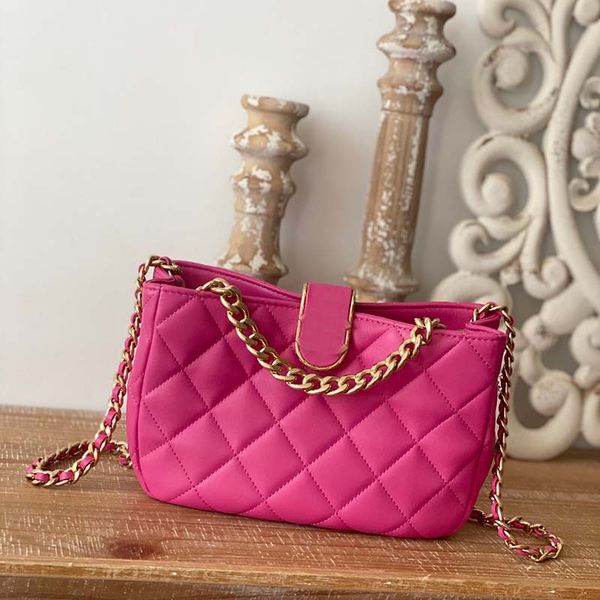 2023 designers messenger bag trumpet wandering pack for women crossbody camera bag leather double zip color matching casual wide strap shoul
2023 designers messenger bag trumpet wandering pack for women crossbody camera bag leather double zip color matching casual wide strap shoul