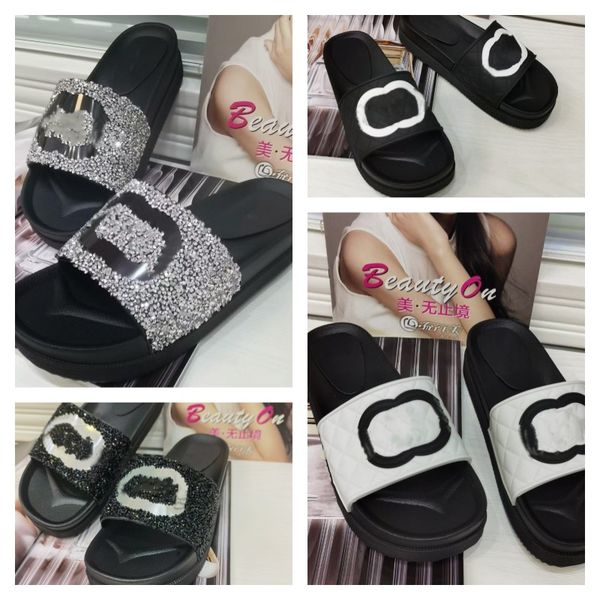 2023 thick bottom beach slippers c letter summer women pool slides designer outdoor flat sandals house black white flip flops size 36-45 plu
2023 thick bottom beach slippers c letter summer women pool slides designer outdoor flat sandals house black white flip flops size 36-45 plu