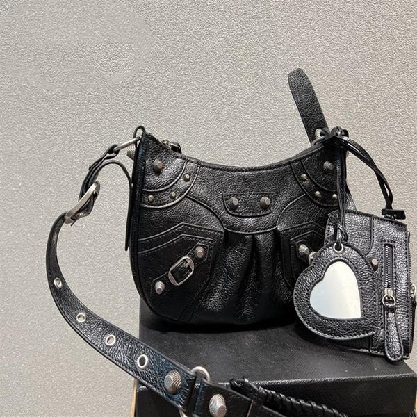 2022 women lady le cagole motorcycle shoulder bags luxury designers crossbody clutch wallet purse pochette retro vintage247i
2022 women lady le cagole motorcycle shoulder bags luxury designers crossbody clutch wallet purse pochette retro vintage247i