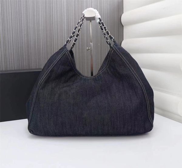 2021 designer ladies handbag messenger bag style outdoor casual fashion presbyopic one shoulder suitable for all kinds of occasions
2021 designer ladies handbag messenger bag style outdoor casual fashion presbyopic one shoulder suitable for all kinds of occasions