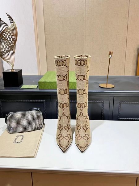 2023 fall classic ankle boots cowhide with zipper low heels tweed suede fashion snow boot retro chelsea knight knee booties quilted texture, Black
2023 fall classic ankle boots cowhide with zipper low heels tweed suede fashion snow boot retro chelsea knight knee booties quilted texture, Black