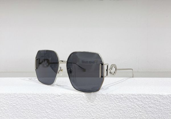 2023 designer sunglasses spring and summer square thick frame mens or womens sunglasses ultra-wide temples metal letters travel vacation gla, White;black
2023 designer sunglasses spring and summer square thick frame mens or womens sunglasses ultra-wide temples metal letters travel vacation gla, White;black
