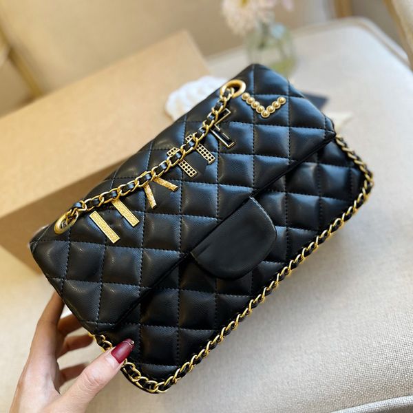 25cm classic flap quilted rivet letter bags calfskin cowhide gold metal hardware matelasse crossbody shoulder around chain luggage designer
25cm classic flap quilted rivet letter bags calfskin cowhide gold metal hardware matelasse crossbody shoulder around chain luggage designer